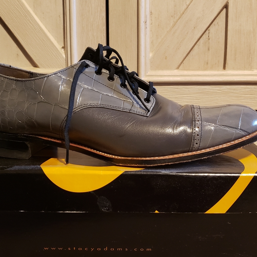 Shoes - Picture 3 of 4